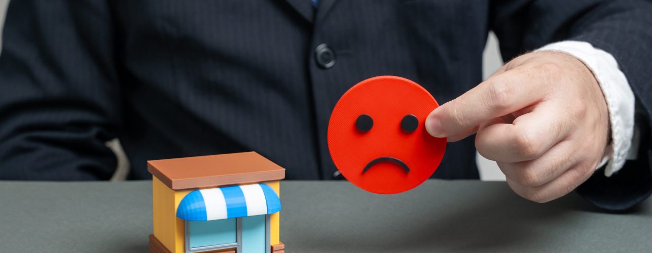 Bad review of the store. Fix issues with service and product quality. Useful for e-commerce, marketing, customer feedback, retail, brand reputation and improvement strategies.