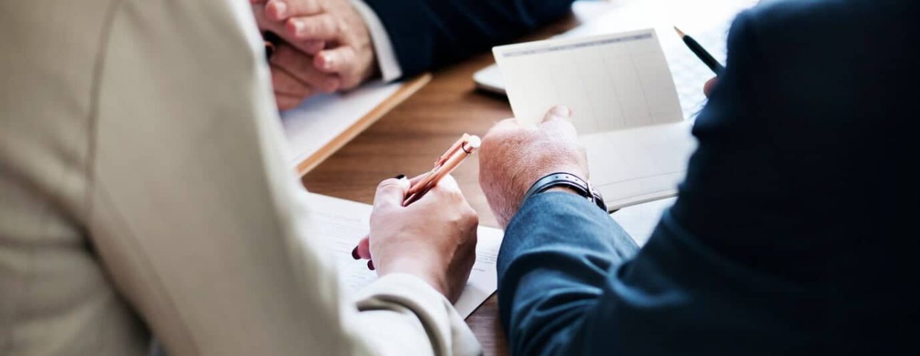 business-people-investing-startup-buiness_53876-14766[1]