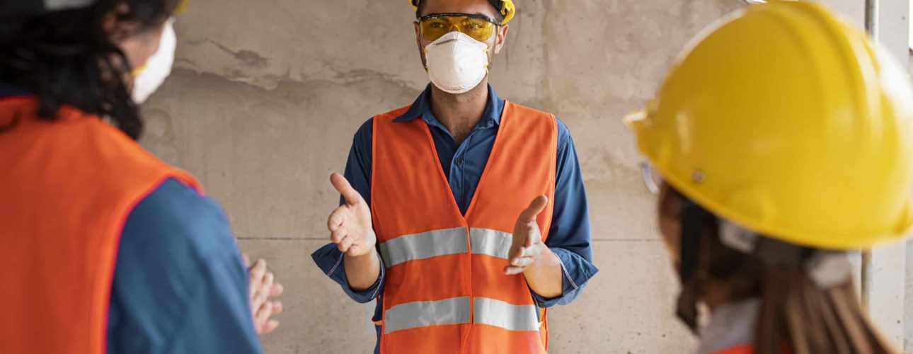 employees-with-safety-equipment